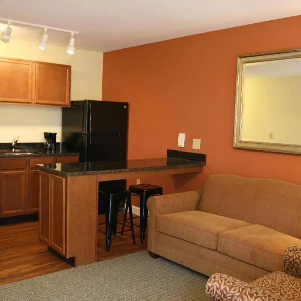 Affordable Suites Mooresville，位于卡托巴湖-诺尔曼的酒店