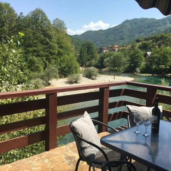 Cozy house next to river Neretva in nature，位于Kašići的酒店