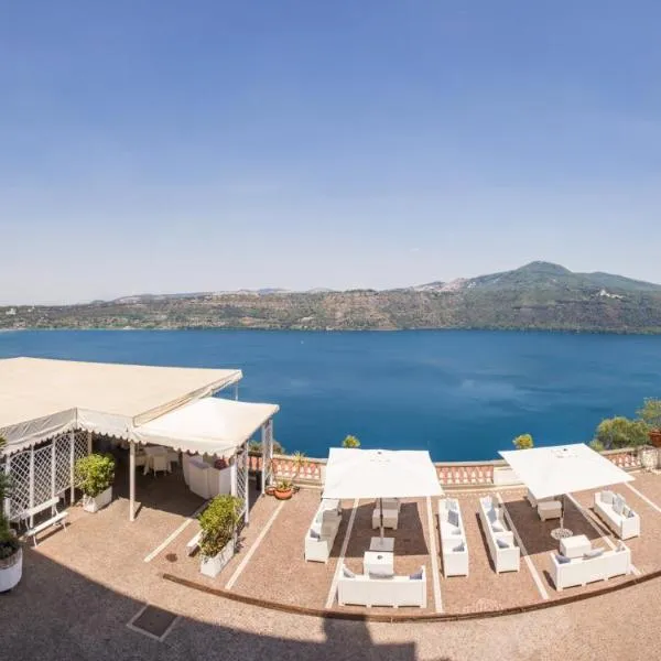 卡斯特维奇欧酒店，位于冈多菲堡的酒店