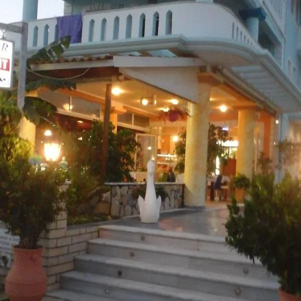 Hotel Spiros，位于Agía Kyriakí的酒店