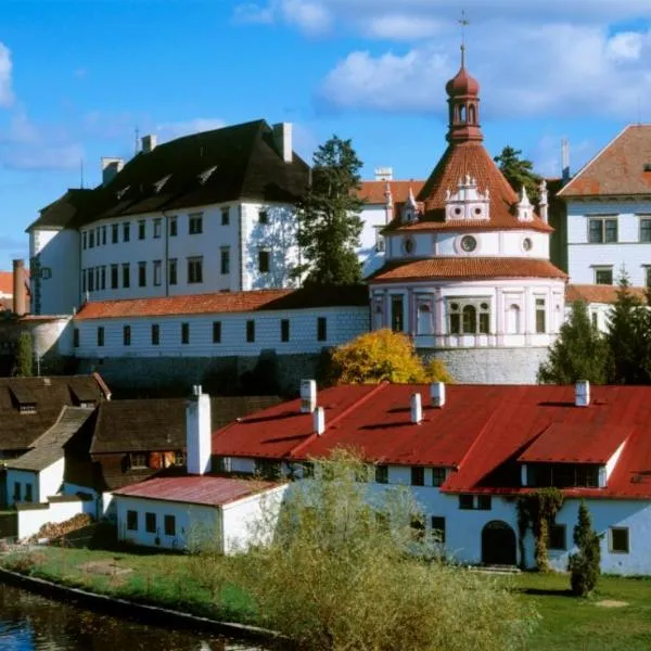 Apartmány Jindřichův Hradec，位于Blažejov的酒店