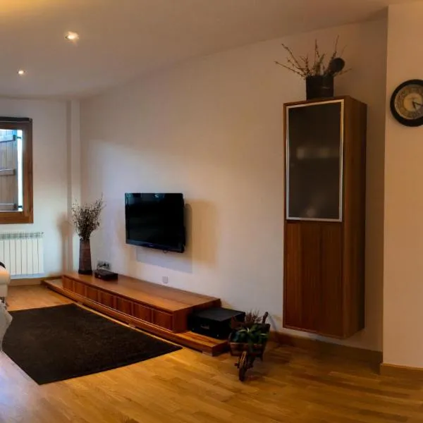 哈卡阿图尔5号公寓，位于哈卡的酒店