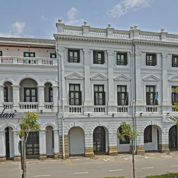 槟城皇家朱兰酒店，位于北赖的酒店
