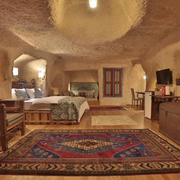 Three Doors Cappadocia，位于奥塔希萨尔的酒店