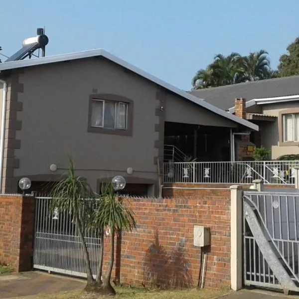 Acquila Guest House，位于德班的酒店