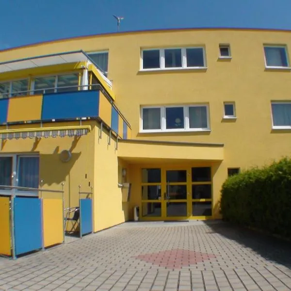 Motel Am Highway，位于Althengstett的酒店