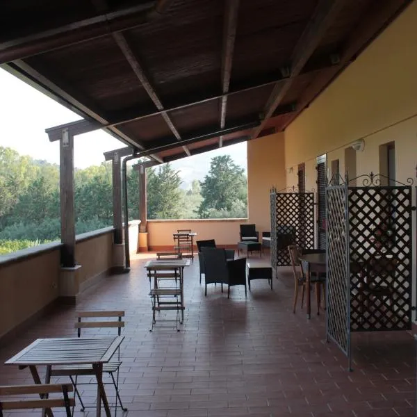 Agriturismo L'Assiolo，位于Miglionico的酒店