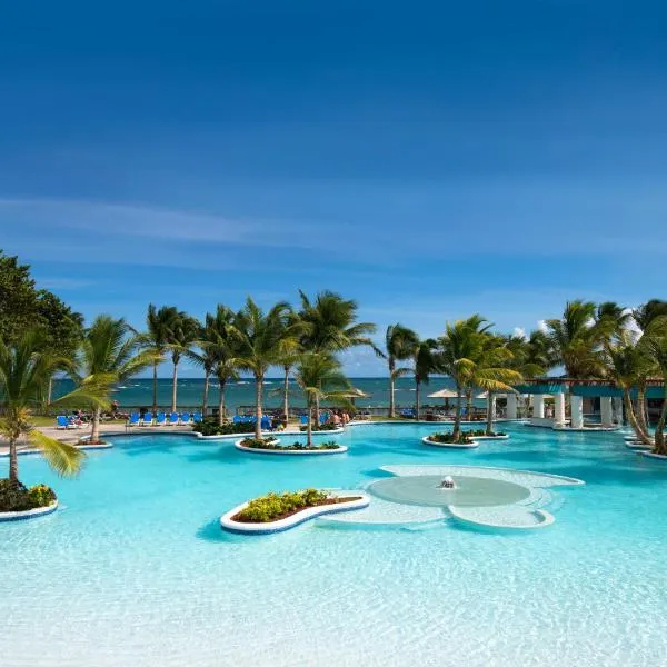 Coconut Bay Beach Resort & Spa All Inclusive，位于Black Bay的酒店