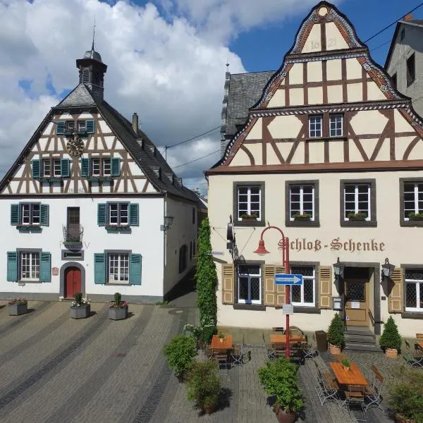 小酒馆城堡酒店，位于Grenzau的酒店