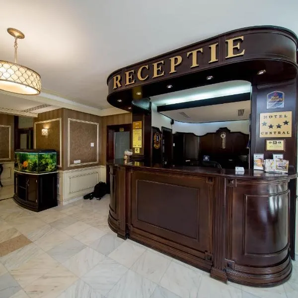 贝斯特韦斯特中心酒店，位于Pecica的酒店
