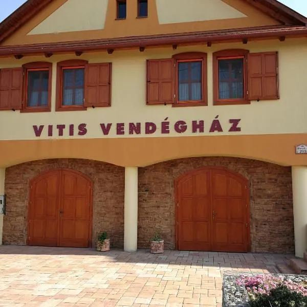 Vitis Vendégház，位于Eszteregnye的酒店