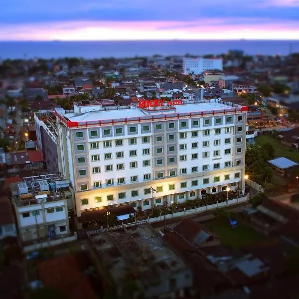 巴东洛基广场酒店，位于Pasarsungai-nyala的酒店