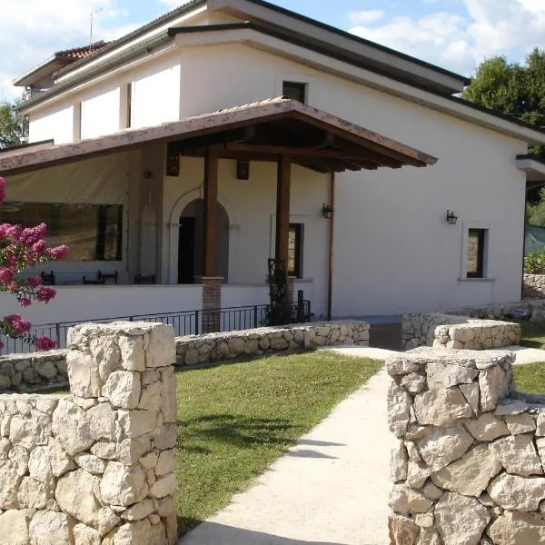 Agriturismo Casale Sera，位于Fontana Liri的酒店