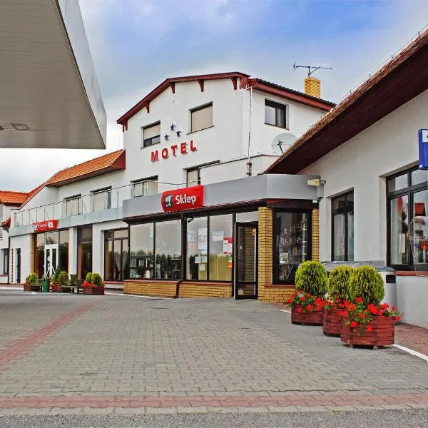 Motel Duet，位于Strykowo的酒店