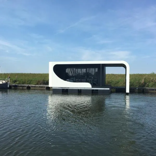 TinyFloat Andijk，位于安迪克的酒店