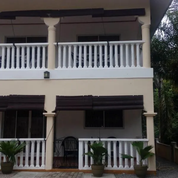 Green Garden Self catering 1，位于维多利亚的酒店