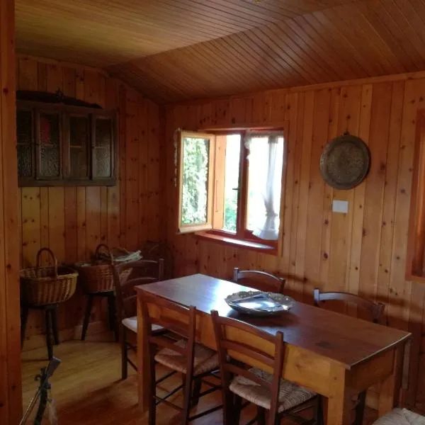 Casa nei boschi della Val Bormida，位于Calizzano的酒店