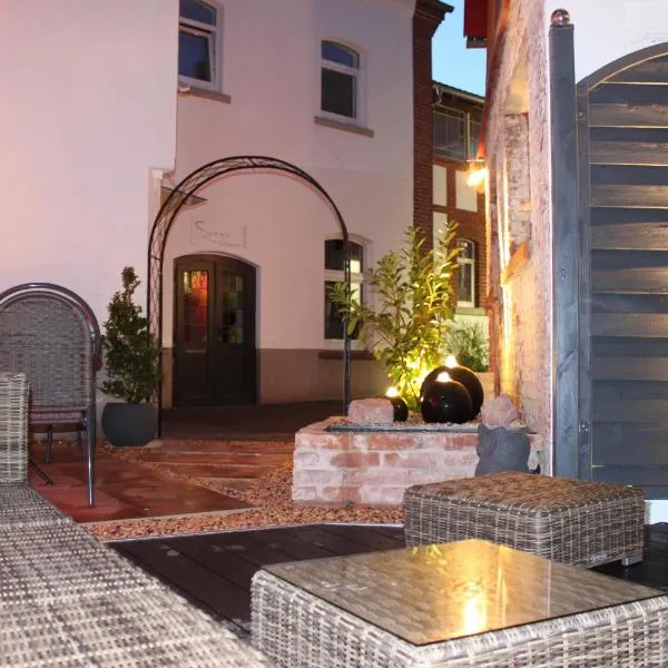Zur Sonne "Gasthaus-Bar-Events"，位于波彭豪森的酒店