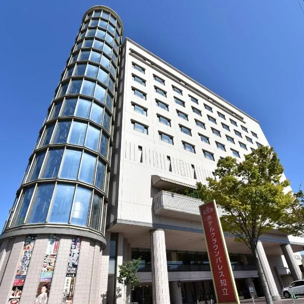 知立皇冠饭店，位于Toyoake的酒店
