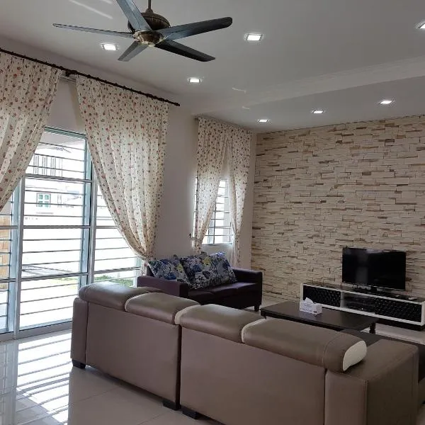 Sitiawan Homestay Entire Semi D home，位于实兆远的酒店