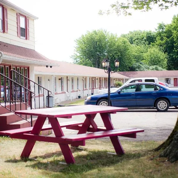 Steelhead Inn，位于伊利的酒店