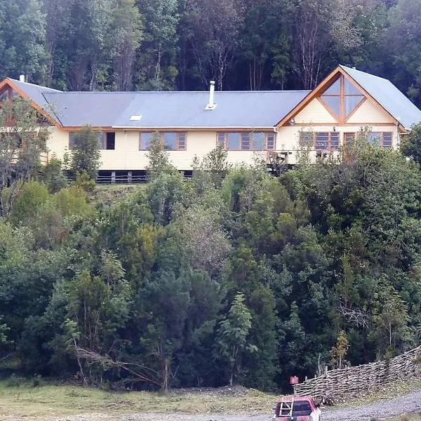 Chile Lodge - Lago Huillinco，位于Tepuheico的酒店