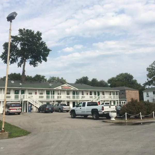 Hoosier Travel Lodge，位于杰斐逊维尔的酒店