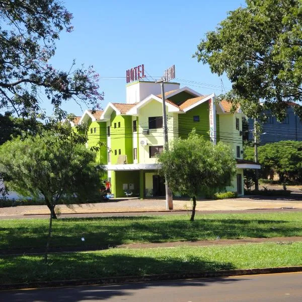 Hotel Nevada，位于卡斯卡韦尔的酒店