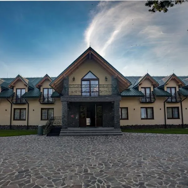 兰乔酒店，位于Ostrowsko的酒店