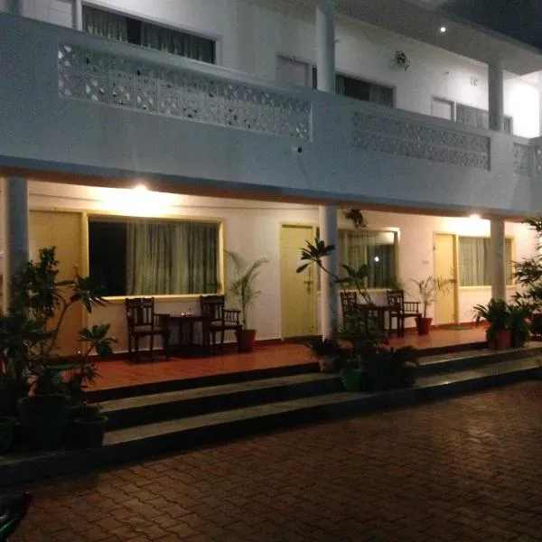 Meya Beach Walk Hotel，位于Tirukkalikkunram的酒店