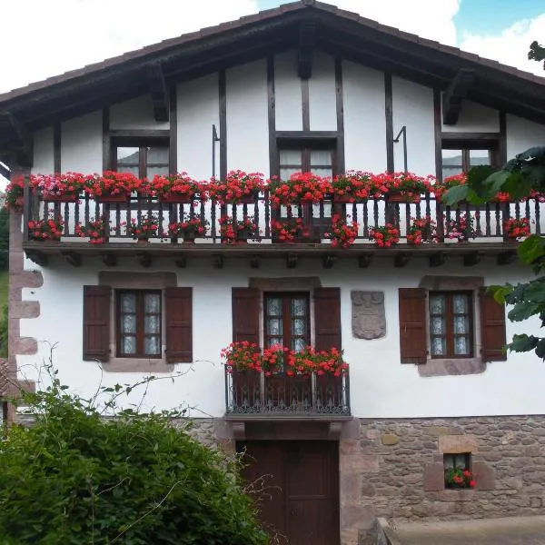 Casa Rural Bordaberea，位于Valcarlos的酒店