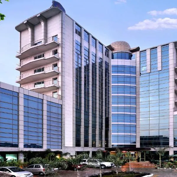 SkyCity Hotel Gurgaon，位于Bādshāhpur的酒店