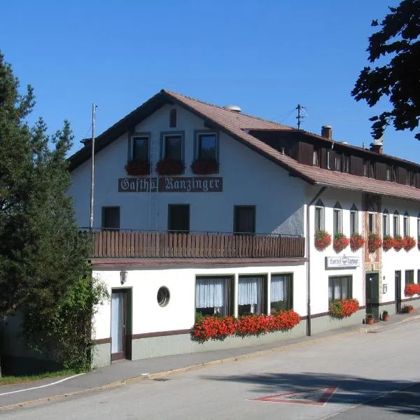 兰辛格尔全景酒店，位于Grattersdorf的酒店
