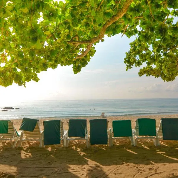 First Bungalow Beach Resort，位于查汶的酒店