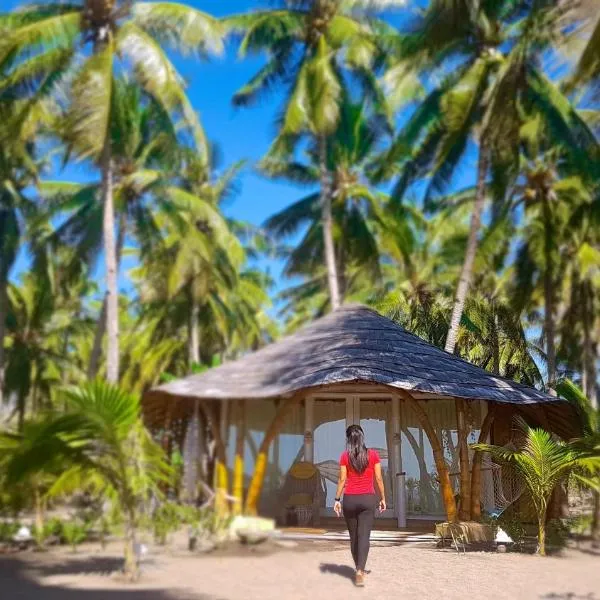 椰子园海滩度假村 ，位于Hitokalak的酒店
