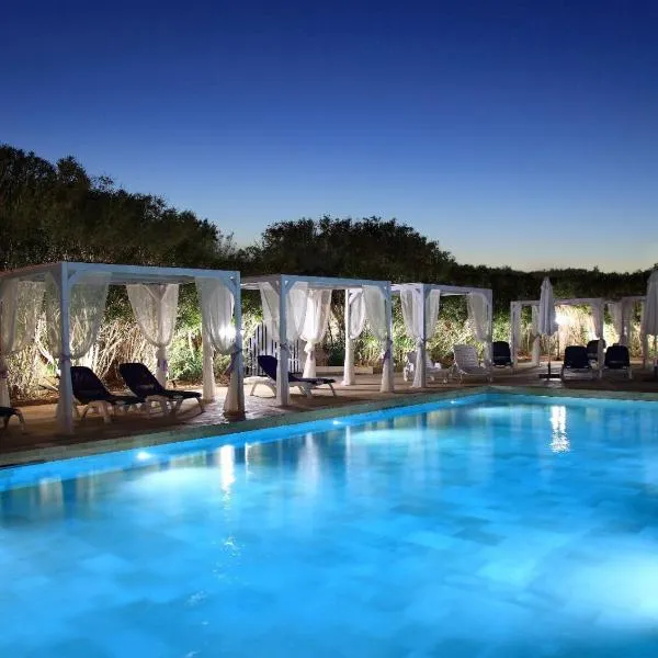 RELAIS MASSERIA CASINA DEI CARI，位于普雷西切的酒店