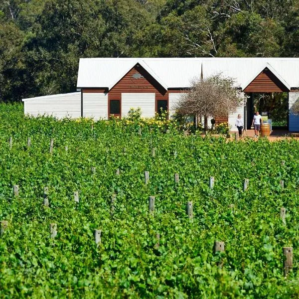 上达温泉小屋别墅，位于Muchea的酒店