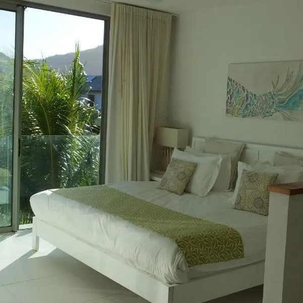 2 bedrooms charming apartment, West Island Resort，位于黑河区的酒店