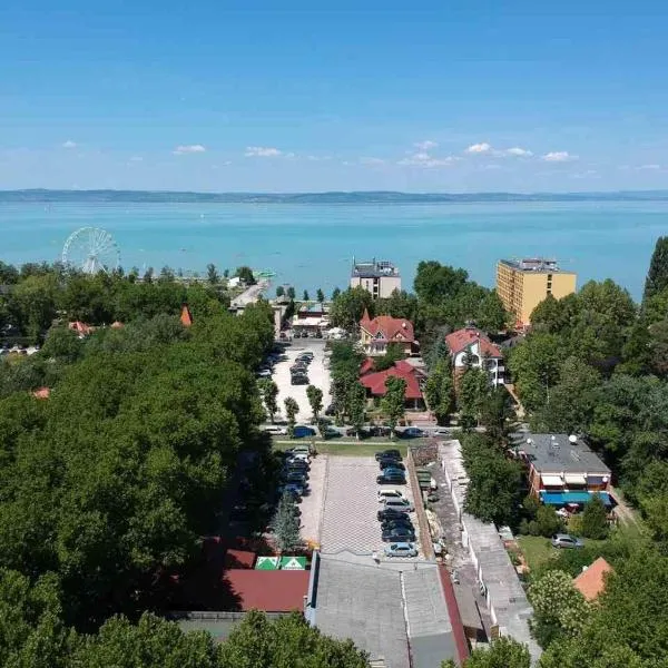 Balaton Kinizsi Apartman，位于希欧福克的酒店