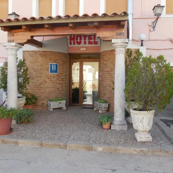 San Cristobal，位于Cózar的酒店