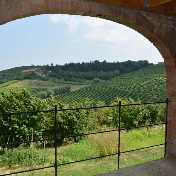 Cascina Valtignosa Camere Con Vigna，位于卡西尼的酒店