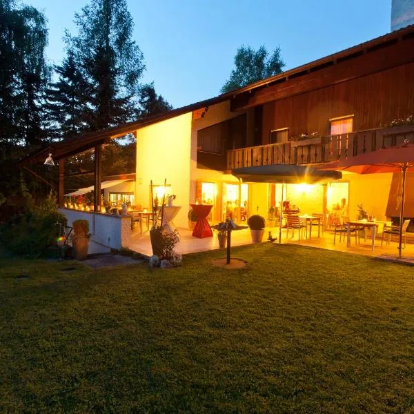 埃克亨梅尔乡村酒店，位于Oberschönegg的酒店
