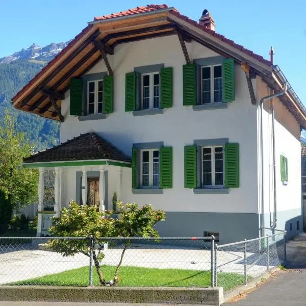 Jungfrau Family Holiday Home，位于Sundlauenen的酒店