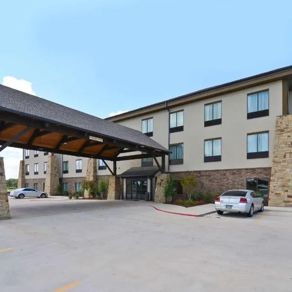 Best Western Plus Emory at Lake Fork Inn & Suites，位于Alba的酒店