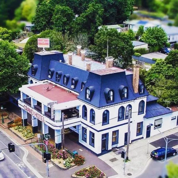 Grand Hotel Healesville，位于Healesville West的酒店