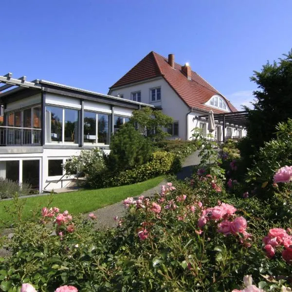 野天鹅H.W.S.酒店，位于Groß Banzelvitz的酒店