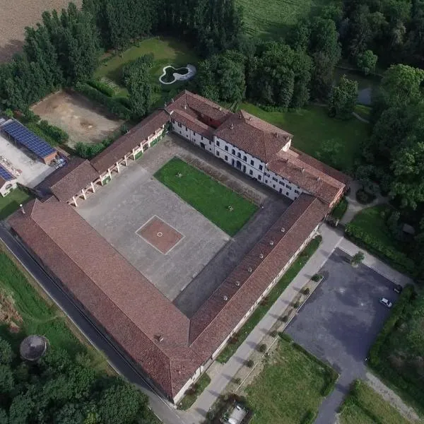 Agriturismo Cascina Farisengo，位于Stagno Lombardo的酒店