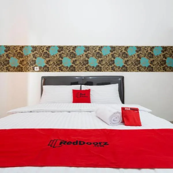 RedDoorz Plus @ Boulevard Residence BSD，位于当格浪的酒店