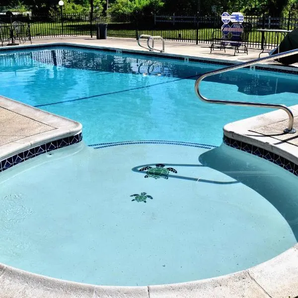 Travelodge by Wyndham Red Bluff South of Redding，位于雷德布拉夫的酒店