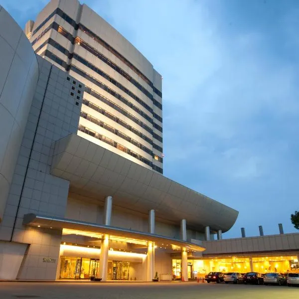 Kofu Kinenbi Hotel，位于韮崎市的酒店